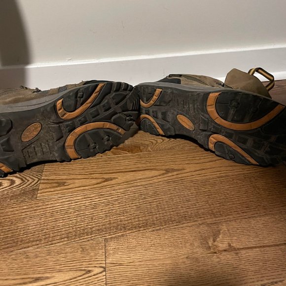 Bear Paw Hiking Boots - Picture 2 of 3